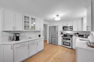 7 Garrison Dr, Plainville, MA 02762 - Photo 7