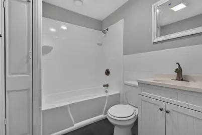 12 Winthrop St, Malden, MA 02148 - Photo 9
