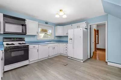 5 Everett St, Boston, MA 02122 - Photo 9