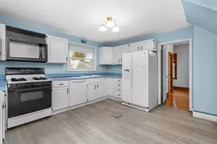 5 Everett St, Boston, MA 02122 - Photo 9