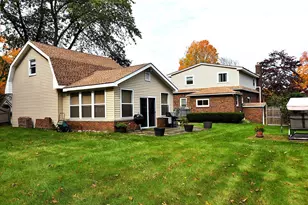 21 Elm St, Grafton, MA 01536 - Photo 3