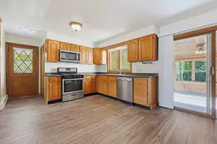 51 Robin, Somerset, MA 02726 - Photo 17