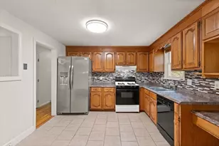 7 Heath Rd, Easton, MA 02375 - Photo 5
