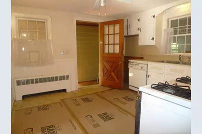 107 Spring St, Wakefield, MA 01880 - Photo 11