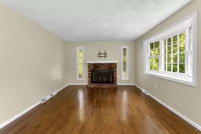 98 Miller St, Franklin, MA 02038 - Photo 3