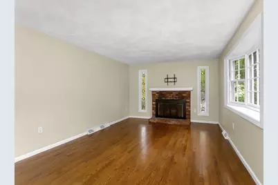 98 Miller St, Franklin, MA 02038 - Photo 5
