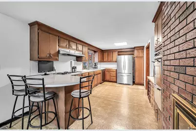 5 Nora St, Chicopee, MA 01013 - Photo 7