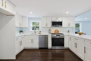 127 Crescent Pl, Hanson, MA 02341 - Photo 7