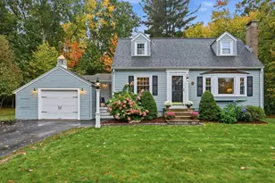 21 Curve St, Bedford, MA 01730 - Photo 1
