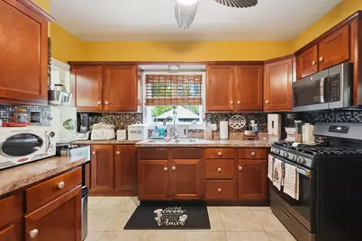 169 Forest Park Ave, Springfield, MA 01108 - Photo 17