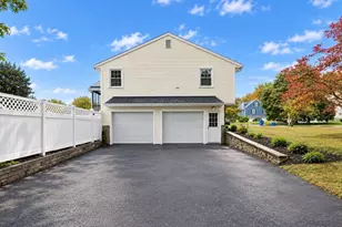 31 Towne Crest Dr, Stoneham, MA 02180 - Photo 3