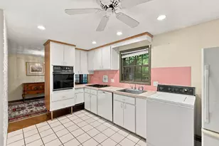 8 Trinity St, Danvers, MA 01923 - Photo 23