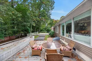 25 Ridgeway Cir, Springfield, MA 01118 - Photo 27