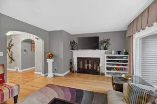 25 Ridgeway Cir, Springfield, MA 01118 - Photo 9