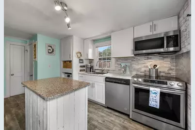 16 Thatcher Rd, Yarmouth, MA 02664 - Photo 17
