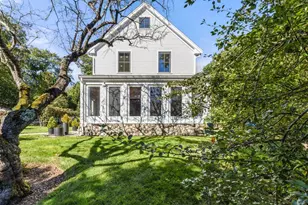 108 Kilby St, Hingham, MA 02043 - Photo 27