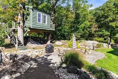 108 Kilby St, Hingham, MA 02043 - Photo 23