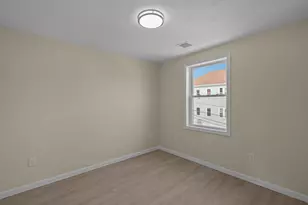 25 Lebanon St, Fall River, MA 02723 - Photo 9