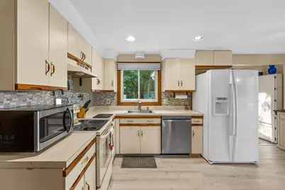 37 Donna Dr, Plymouth, MA 02360 - Photo 11