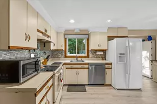 37 Donna Dr, Plymouth, MA 02360 - Photo 11