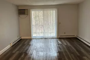489 Main St, Sturbridge, MA 01518 - Photo 3