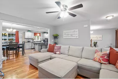 7 Snowden St, Springfield, MA 01119 - Photo 5