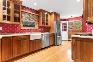 25 Westwood Rd, Stoneham, MA 02180 - Photo 9