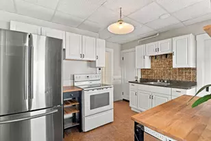 26 Locust St, Brockton, MA 02301 - Photo 5