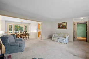 42 Pinebrook Ln, Holden, MA 01520 - Photo 5