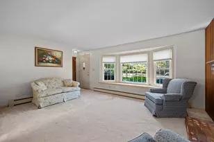 42 Pinebrook Ln, Holden, MA 01520 - Photo 3