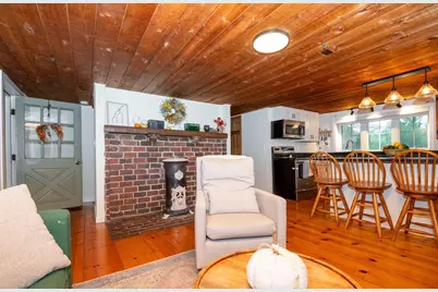 387 Middle St, West Newbury, MA 01985 - Photo 9