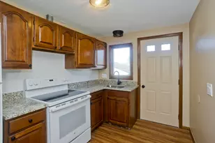 92 Truro St, Chicopee, MA 01013 - Photo 9