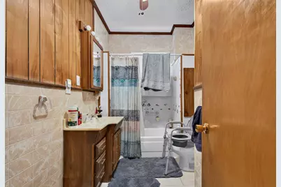 225 Haffards St, Fall River, MA 02723 - Photo 15