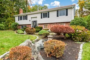 52 Tanglewood Dr, Stoughton, MA 02072 - Photo 3