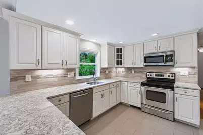 52 Tanglewood Dr, Stoughton, MA 02072 - Photo 11