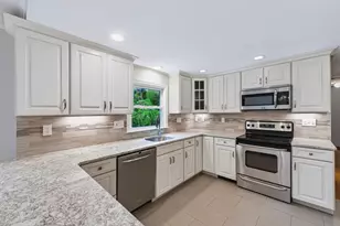 52 Tanglewood Dr, Stoughton, MA 02072 - Photo 11