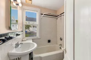 260 Metropolitan Ave, Boston, MA 02131 - Photo 9