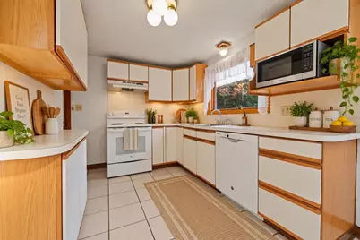 5 Anderson St, Peabody, MA 01960 - Photo 7