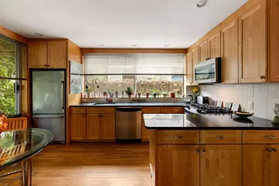 84-86 Bartlett Ave, Arlington, MA 02476 - Photo 11