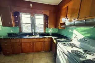 9 Shamrock St, Worcester, MA 01605 - Photo 1