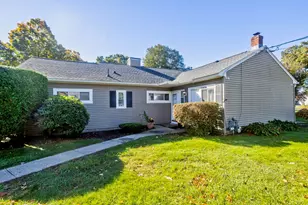 183 Applewood Dr, Chicopee, MA 01022 - Photo 1