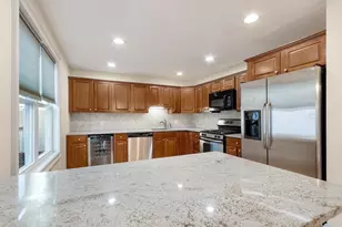13-15 Downer Ct, Boston, MA 02122 - Photo 3