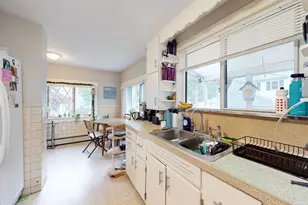 142 Dale St, Waltham, MA 02451 - Photo 5