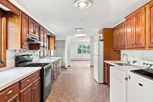 113 Kilburn St, Lunenburg, MA 01462 - Photo 3