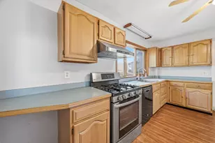28 Vine Ave, Quincy, MA 02169 - Photo 15