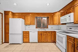4 Garrison Ln, Southborough, MA 01772 - Photo 3