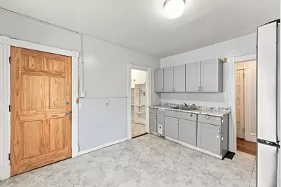 190 Oak St, Springfield, MA 01151 - Photo 5