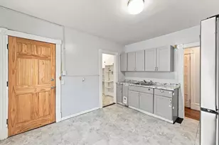 190 Oak St, Springfield, MA 01151 - Photo 5