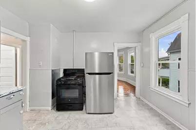 190 Oak St, Springfield, MA 01151 - Photo 3