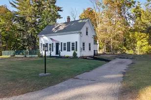 19 Dwinnell St, Groveland, MA 01834 - Photo 1
